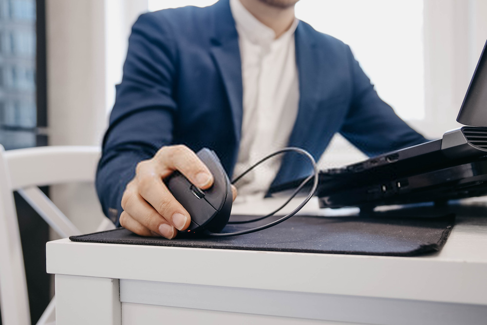 les bienfaits de la souris verticale contre le syndrome du canal carpien