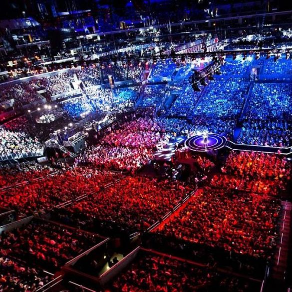 salle de compétition esport pleine