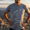 découvrez le t-shirt officiel cairn, conçu pour afficher fièrement l'impression de votre ascension et célébrer vos exploits en montagne.