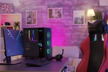 room with powerful pc for online gaming